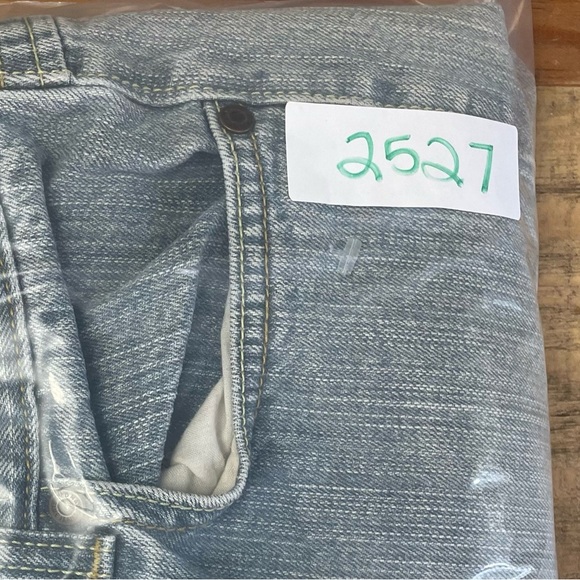 Old Navy Jeans Womens Size 4 The Low Rise light wash rolled cuff - Picture 8 of 8